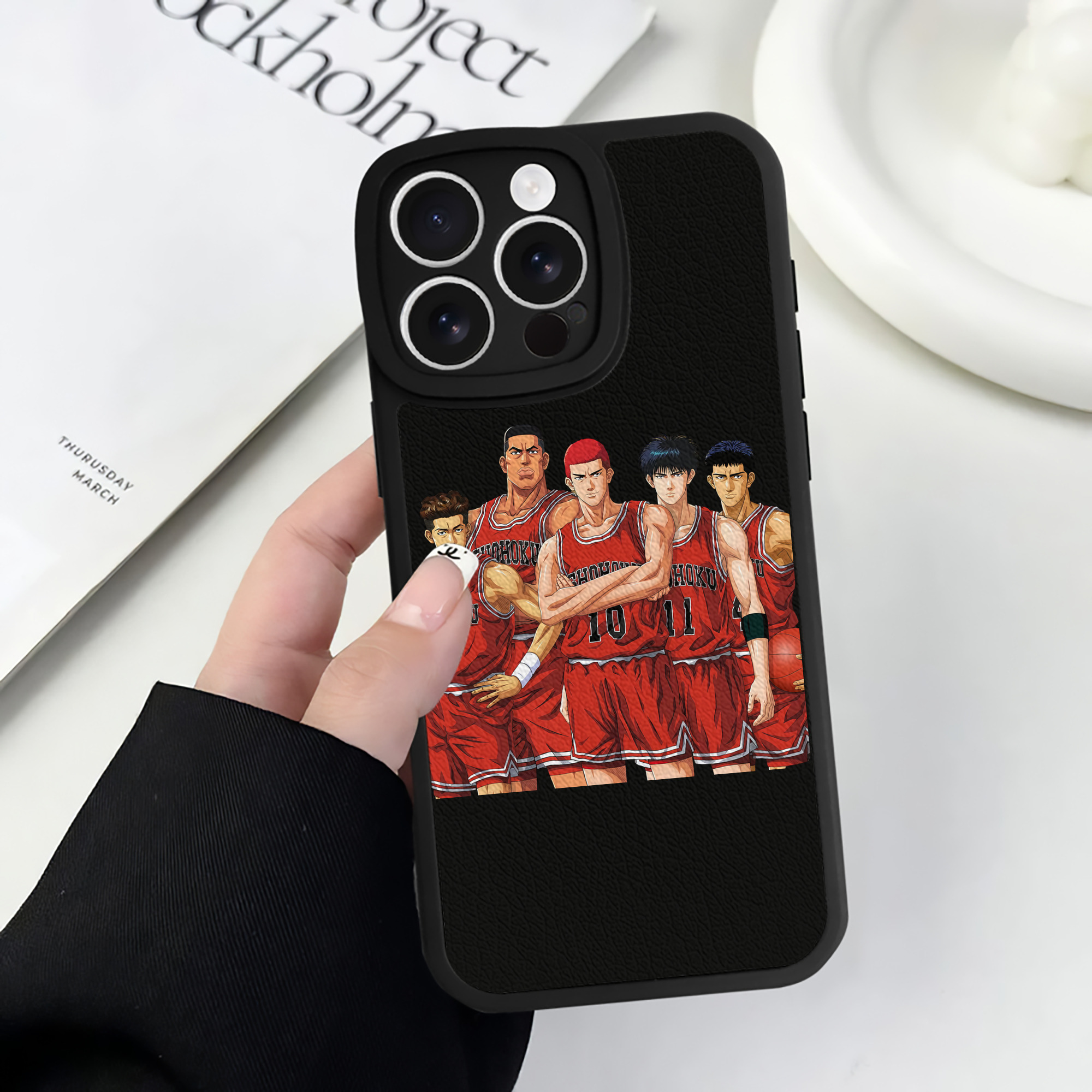 （画像用） SLAM DUNK／スラムダンク 【iPhone 16シリーズ対応】シリコンスマホケース（レザー調） 材質：シリコン